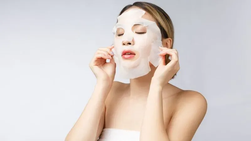 Sử dụng mặt nạ thường xuyên làm sáng da