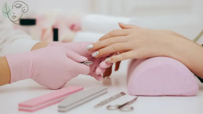 Hạt gạo trên móng tay là gì? Dấu hiệu và phương pháp phòng ngừa
