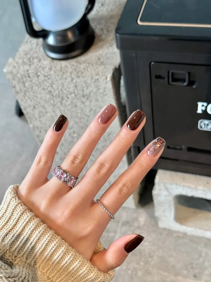 Khám phá sắc đẹp tự nhiên cùng màu móng tay tôn da sang trọng