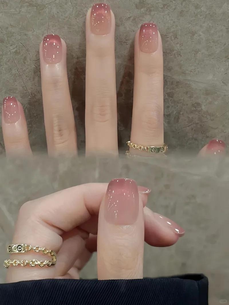 Phong cách nổi bật với màu nails tôn da cá tính và dịu dàng