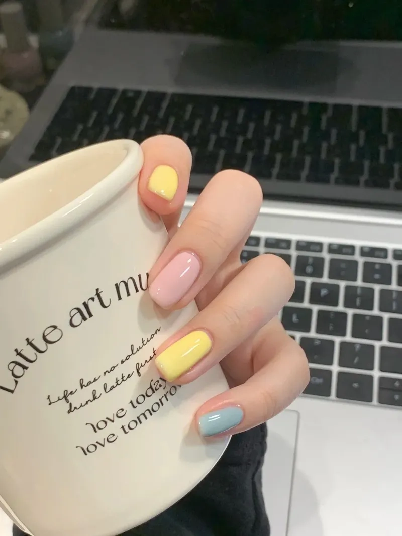 Rạng rỡ với các màu sơn gel tôn da hợp mọi sắc da