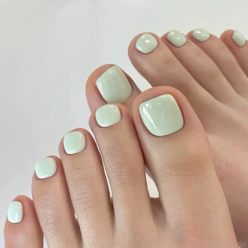 Nổi bật và tinh tế cùng màu nail chân tôn da ấn tượng