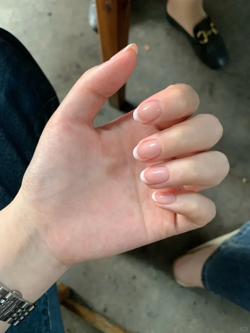 Mẫu sơn đầu móng đẹp dễ phối đồ cho mọi dịp đặc biệt