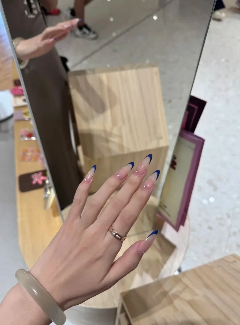 Đẹp ngất ngây với những kiểu sơn đầu móng đẹp đang hot