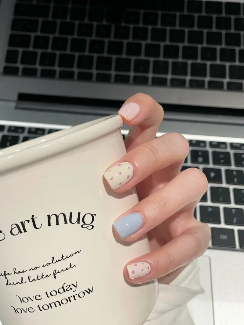 Mẫu nail ngắn đẹp nhẹ nhàng phù hợp mọi phong cách