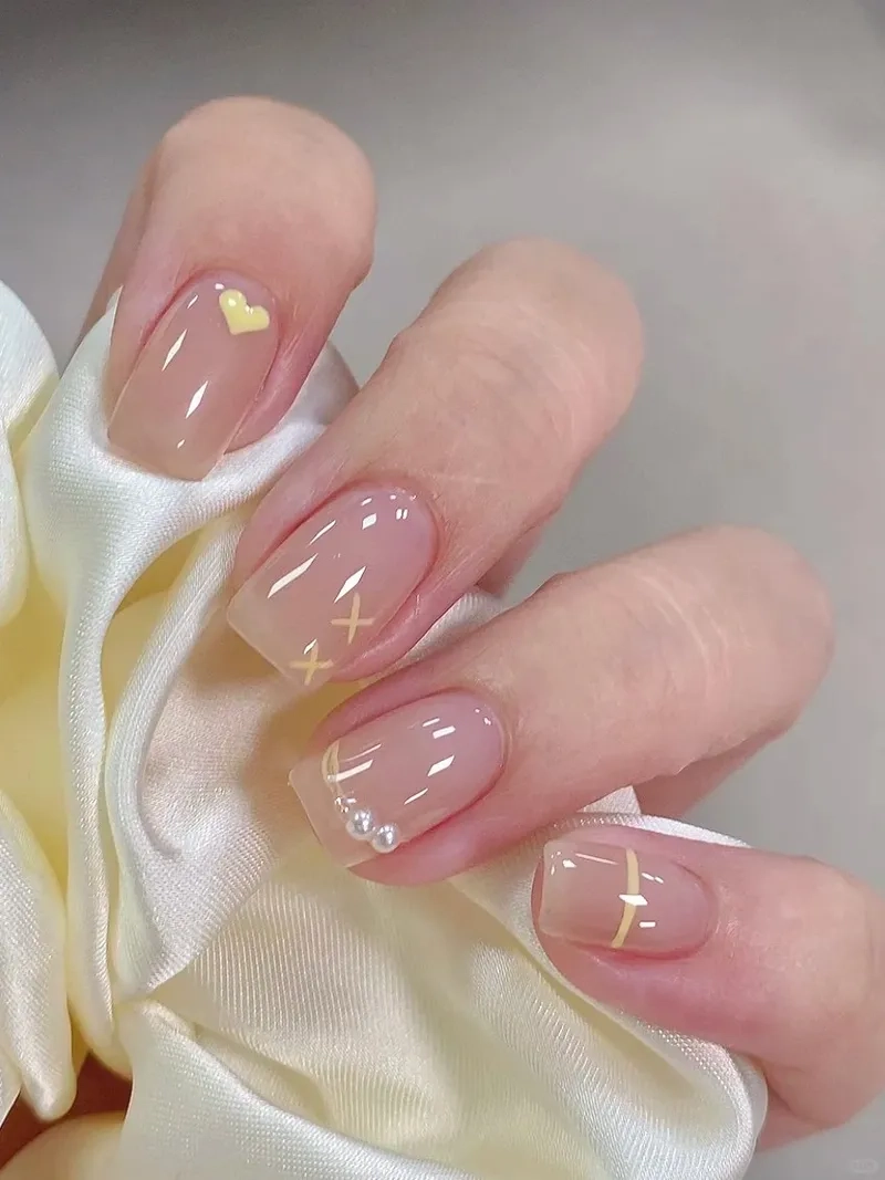 Nàng đã chọn được bộ nail cho móng ngắn ưng ý chưa