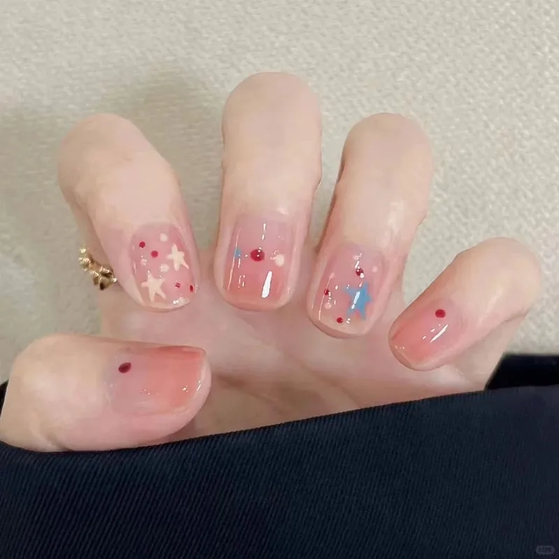 Kiểu móng ngắn đẹp đang được yêu thích nhất hiện nay