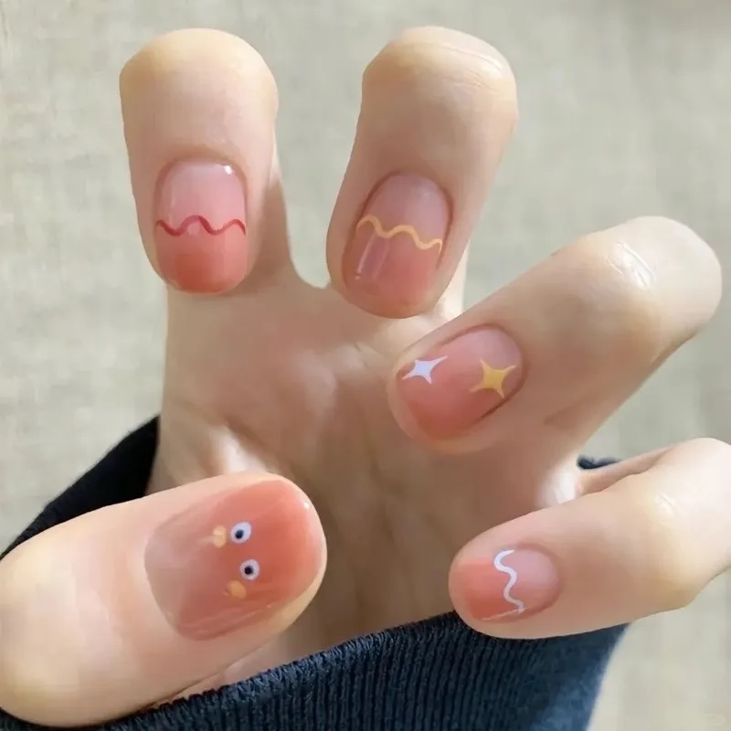 Kiểu nail cho móng ngắn giúp bạn tự tin hơn mỗi ngày