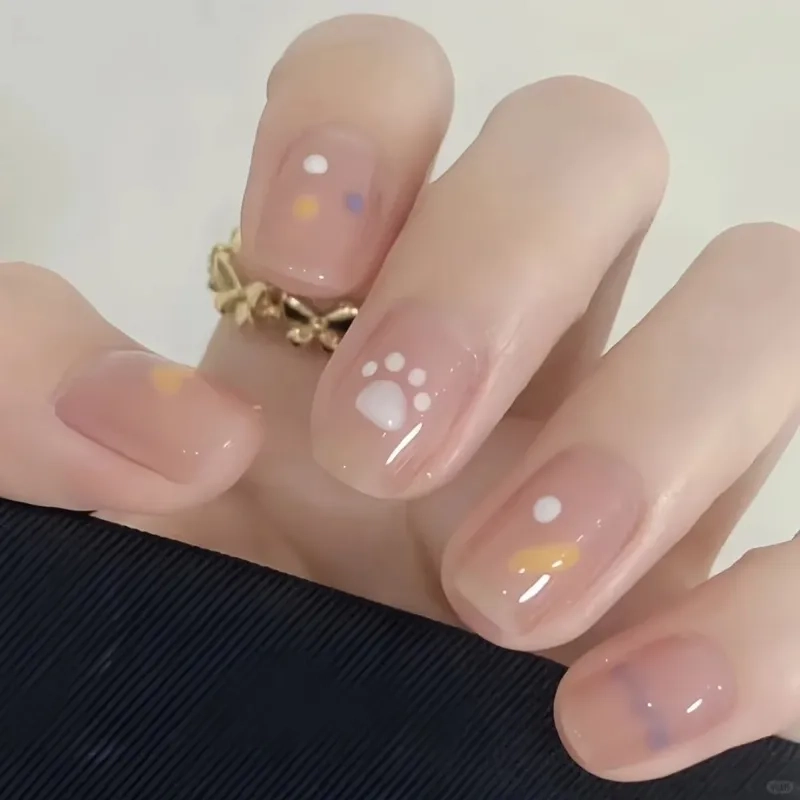 Làm móng ngắn đẹp và nhanh chóng tại salon uy tín