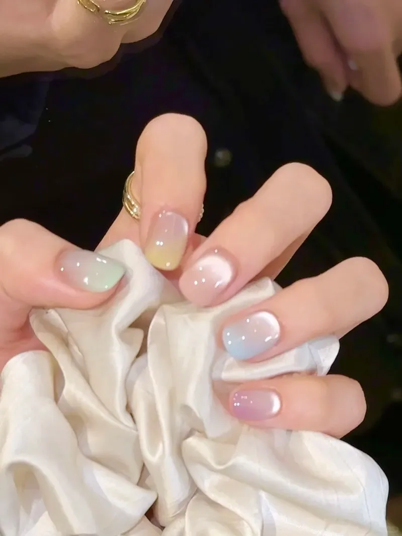 Mẫu móng tay ngắn đẹp đơn giản dễ làm mà đẹp bất ngờ