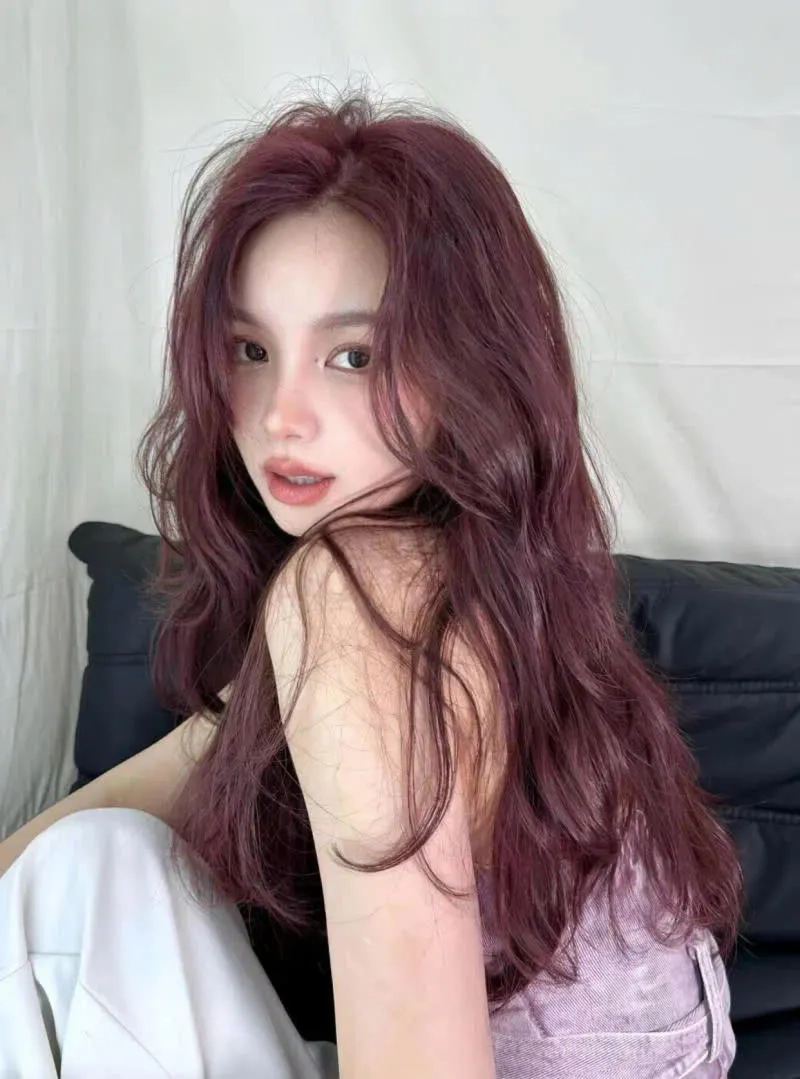 Thử ngay kiểu tóc mới với sắc màu tóc nâu ánh hồng cuốn hút