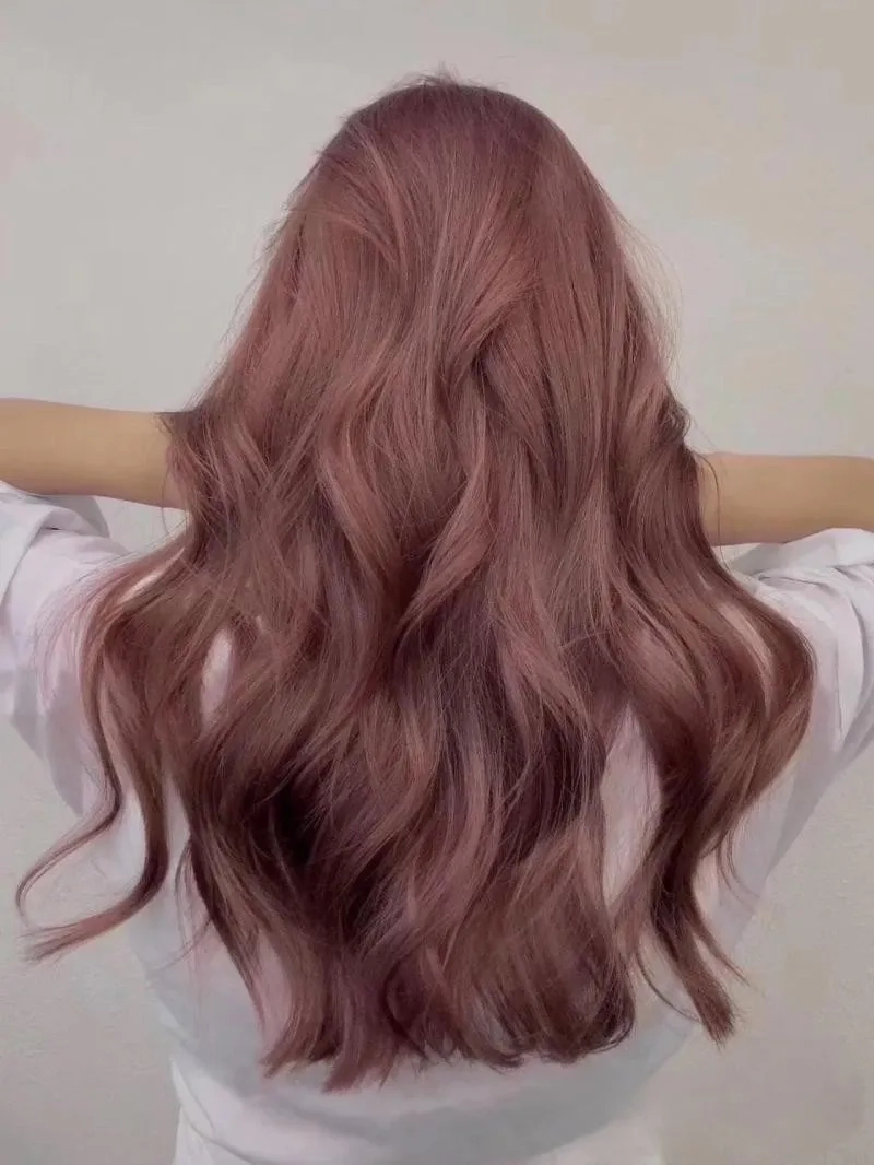 Nhuộm tóc thời thượng cùng nhuộm nâu hồng trà cá tính