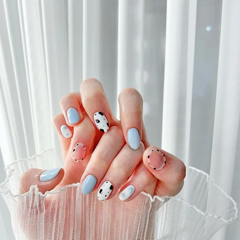 Chọn ngay thiết kế mới nhất cho móng tay kiểu bò sữa thời thượng