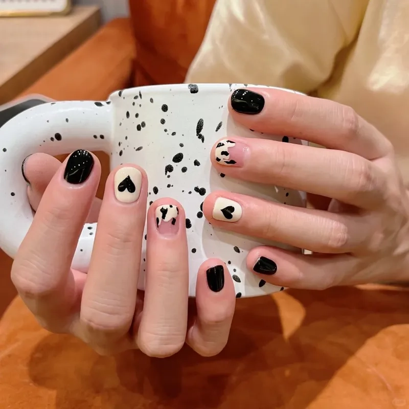 Tinh tế và nổi bật với mẫu nail bò sữa đẹp ấn tượng