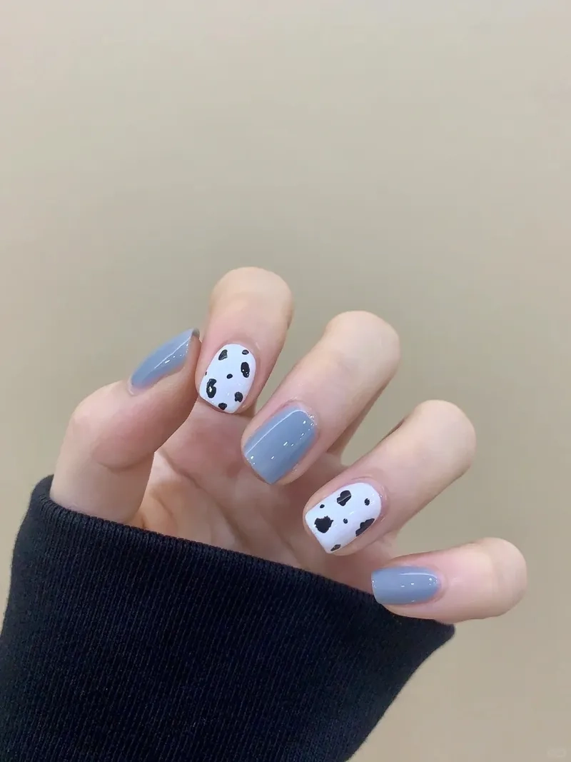 Sáng tạo nghệ thuật với mẫu nail vẽ bò sữa tinh xảo