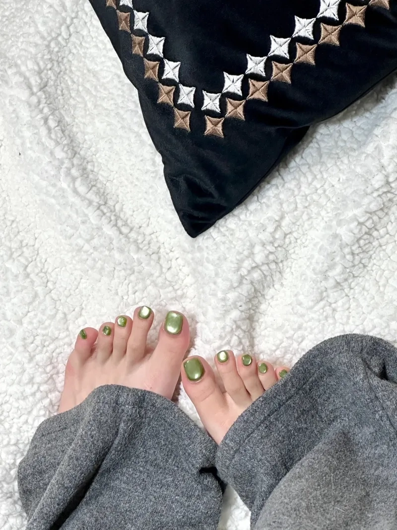 Nail chân màu xanh ngọc tôn da cực chuẩn cho nàng yêu sắc màu