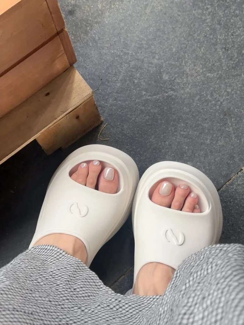 Tinh tế trong từng chi tiết với mẫu móng chân gel đẹp