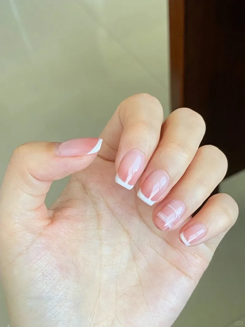 Khám phá các kiểu nail kẻ đầu móng trắng đẹp không thể bỏ qua