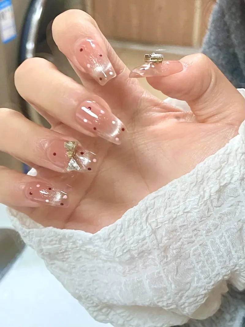 Nâng tầm phong cách với mẫu nail đính nơ đẹp ấn tượng