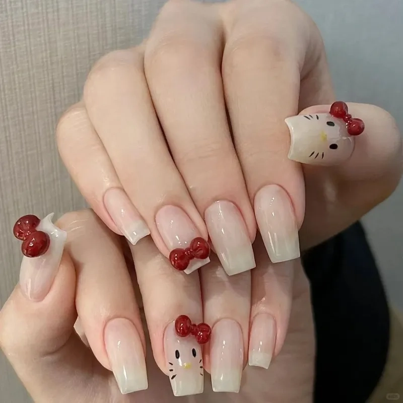 Vẻ đẹp hoàn hảo từ mẫu nail đính nơ cuốn hút
