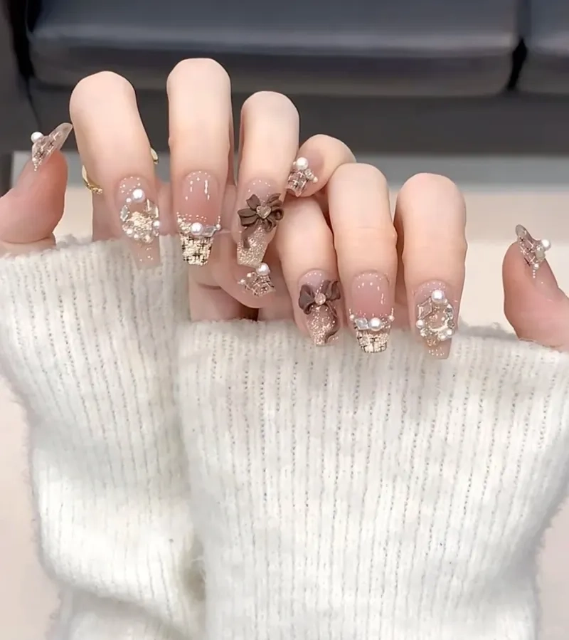 Sành điệu không ngừng với nail đẹp gắn nơ