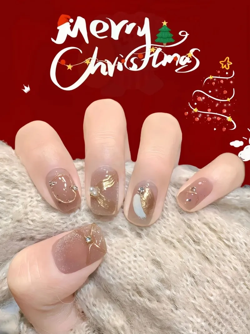 Đẹp hoàn hảo với kiểu móng noel thời thượng hiện nay