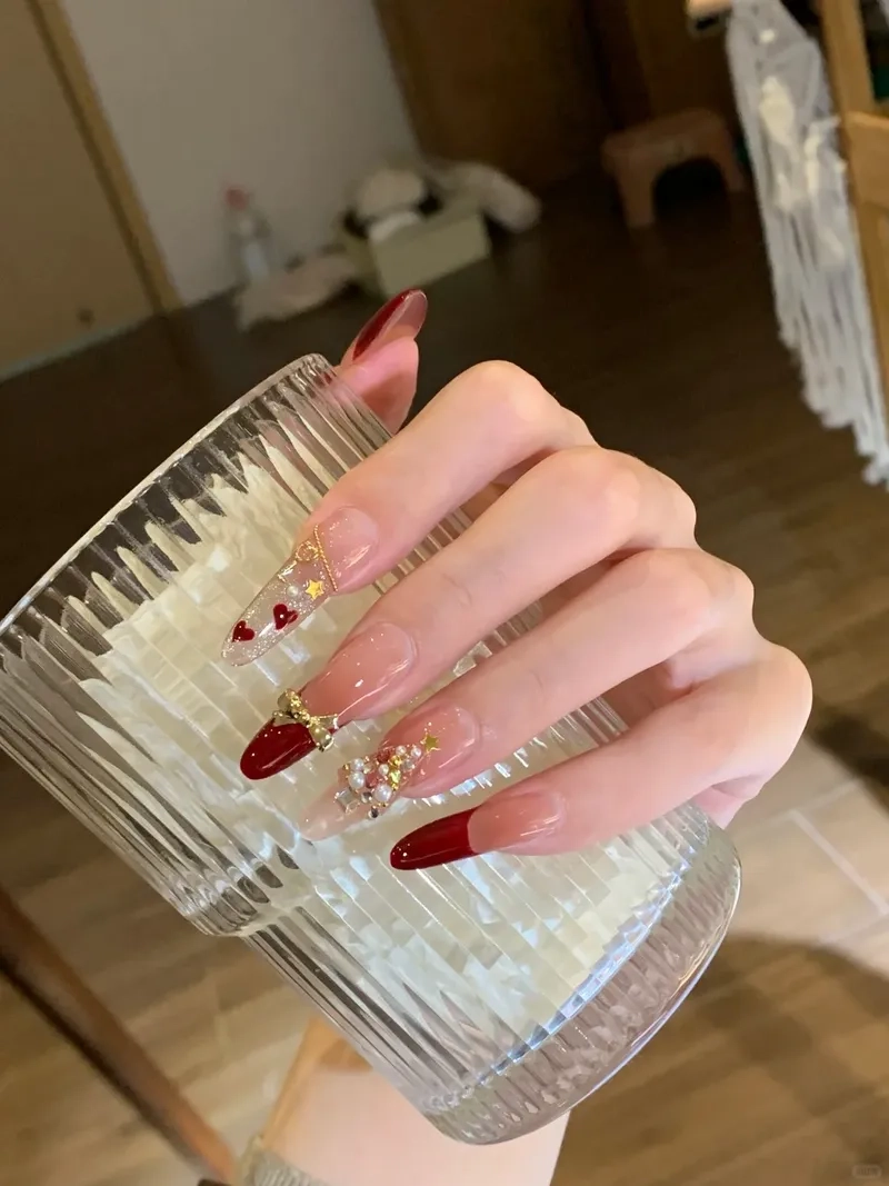 Chuẩn bị thật xinh với làm móng noel siêu đẹp và sáng tạo