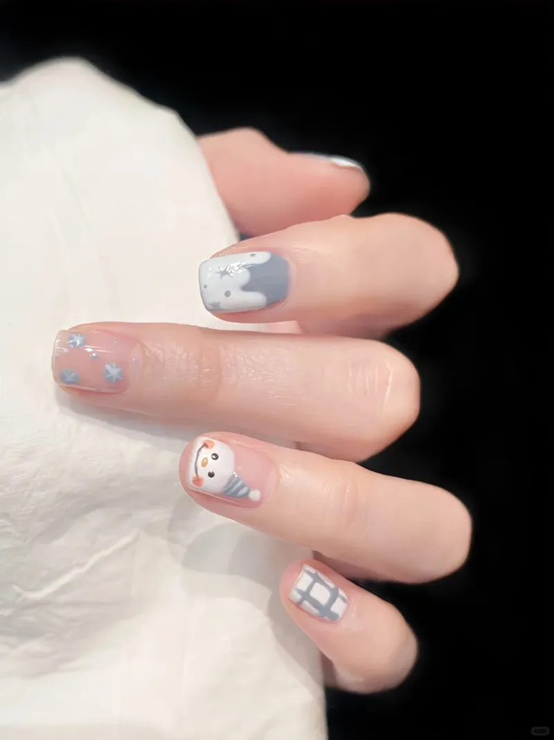 Bừng sáng ngày lễ với móng đẹp giáng sinh cuốn hút