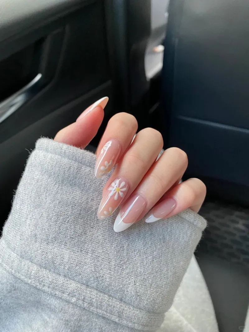 Tỏa sáng với vẽ móng hoa cúc nghệ thuật