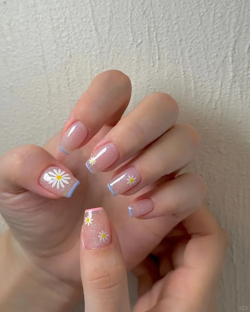 Sáng tạo không giới hạn với vẽ nail hoa cúc bắt trend