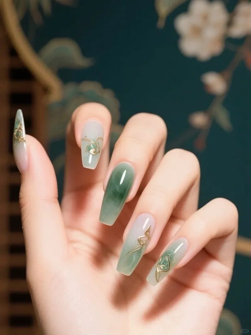 Nổi bật và thu hút cùng sơn móng tay loang màu