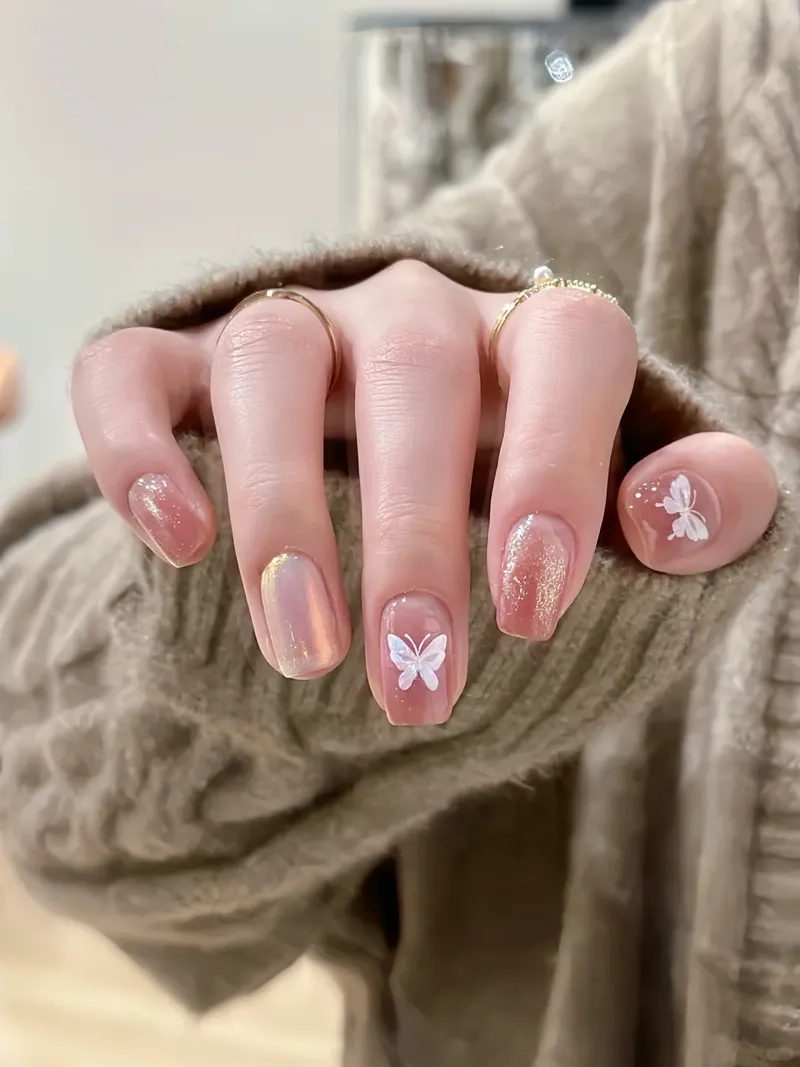 Đổi mới phong cách nhờ móng màu thạch hồng xinh xắn