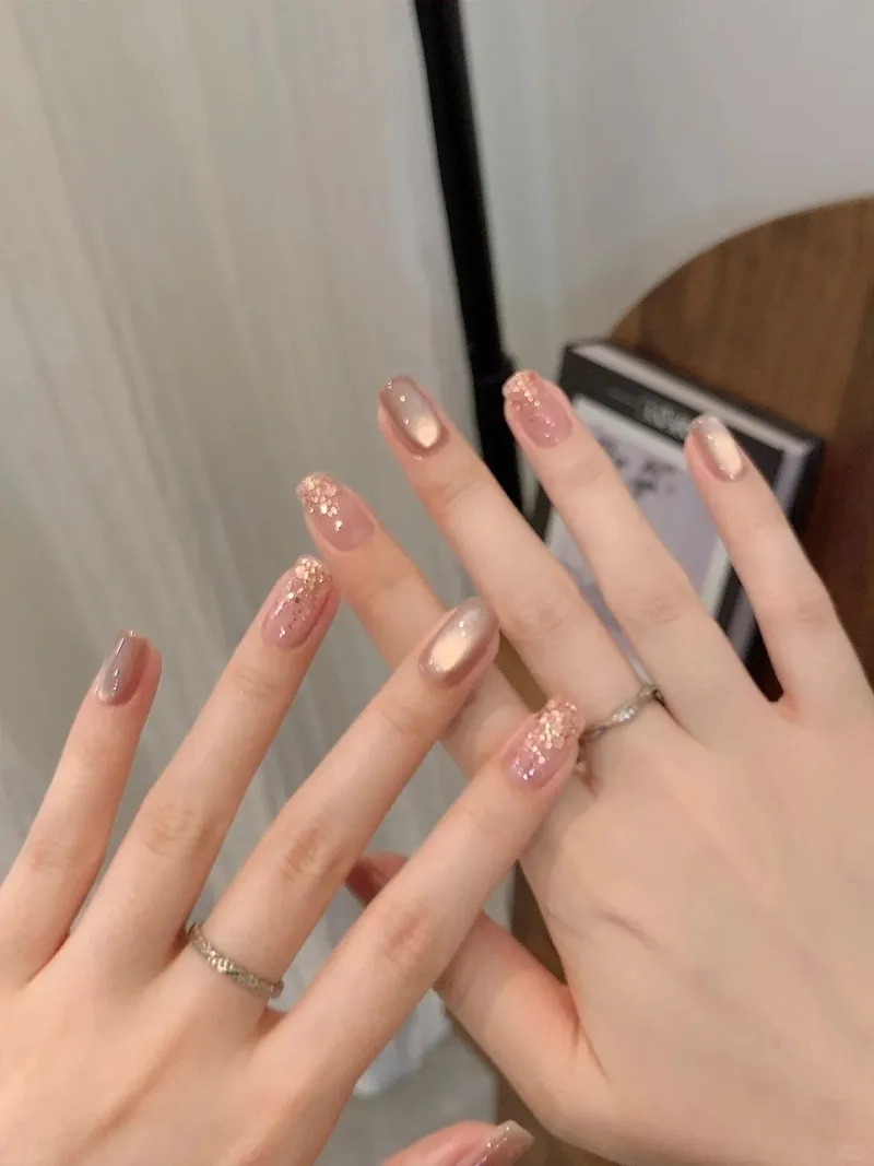 Nàng đã thử màu nude móng hot nhất hè này chưa