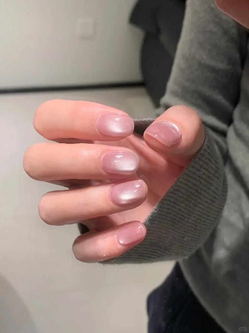 Tinh tế và quyến rũ cùng móng tay màu nude đẹp