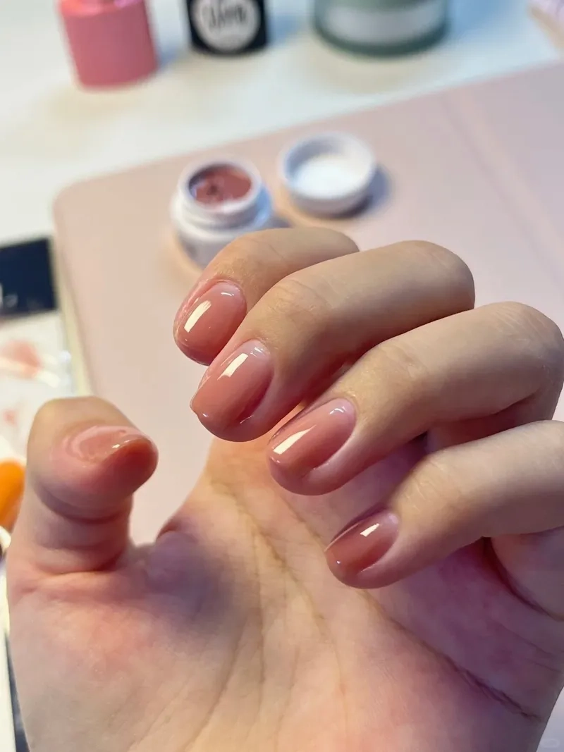 Ngọt ngào trong từng chi tiết với mẫu móng tay nude