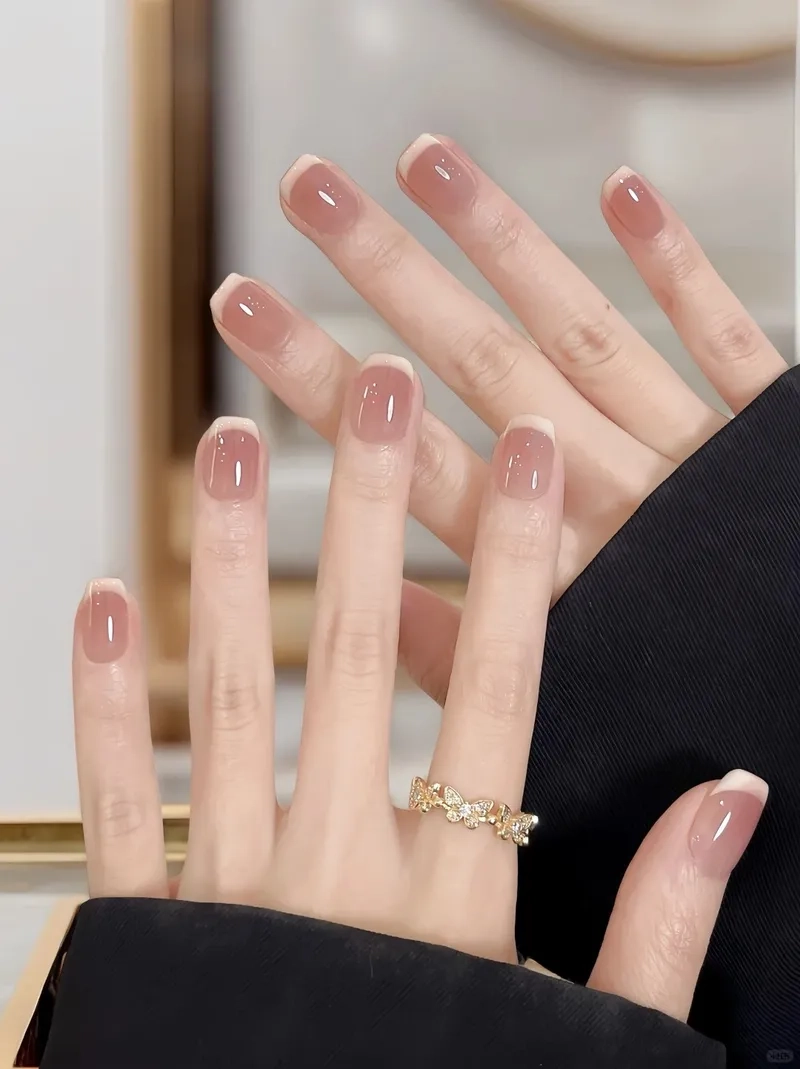 Gợi ý những kiểu nail màu nude đẹp hợp mọi độ tuổi