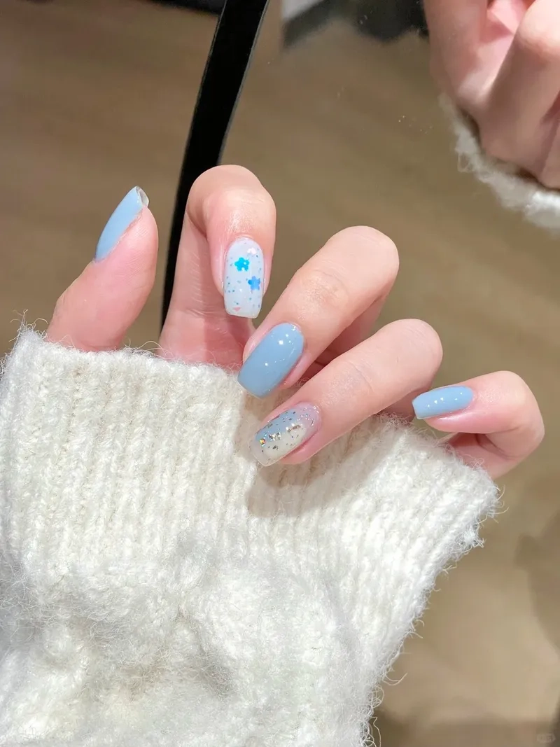 Khám phá mẫu nail màu xanh pastel đầy sức sống