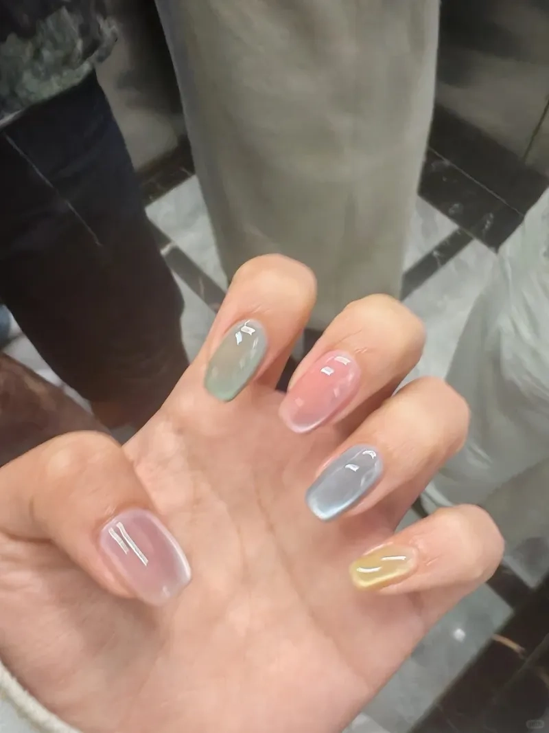 Đơn giản và xinh xắn với nail màu pastel đơn giản
