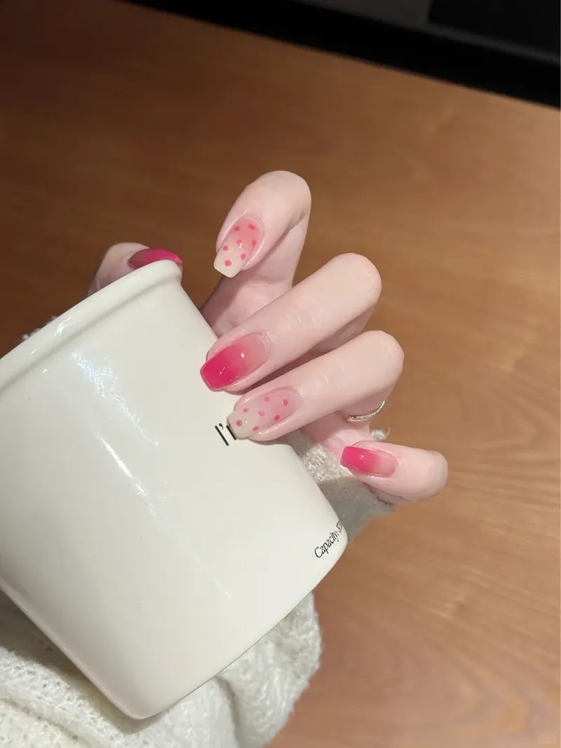 Thanh lịch với màu pastel nail dịu dàng