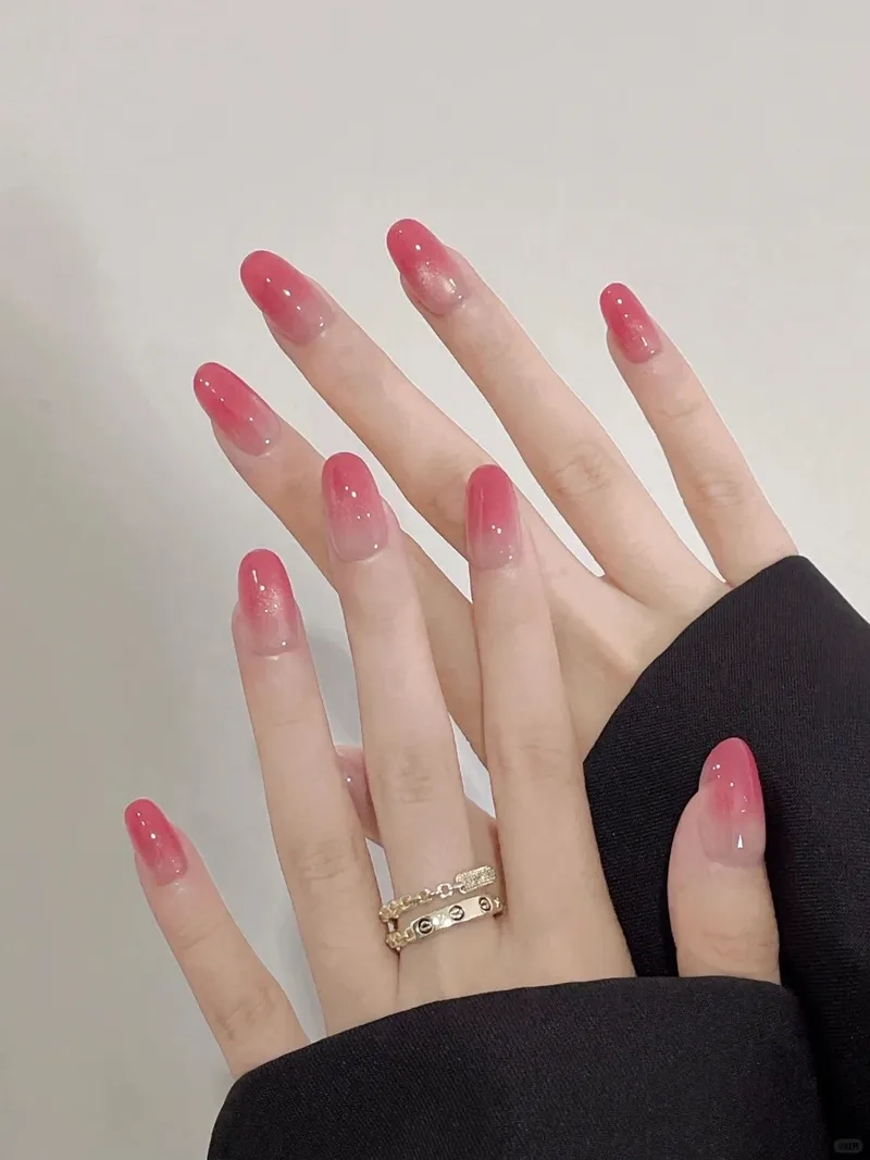 Tinh tế với màu sơn móng tay pastel nhẹ nhàng