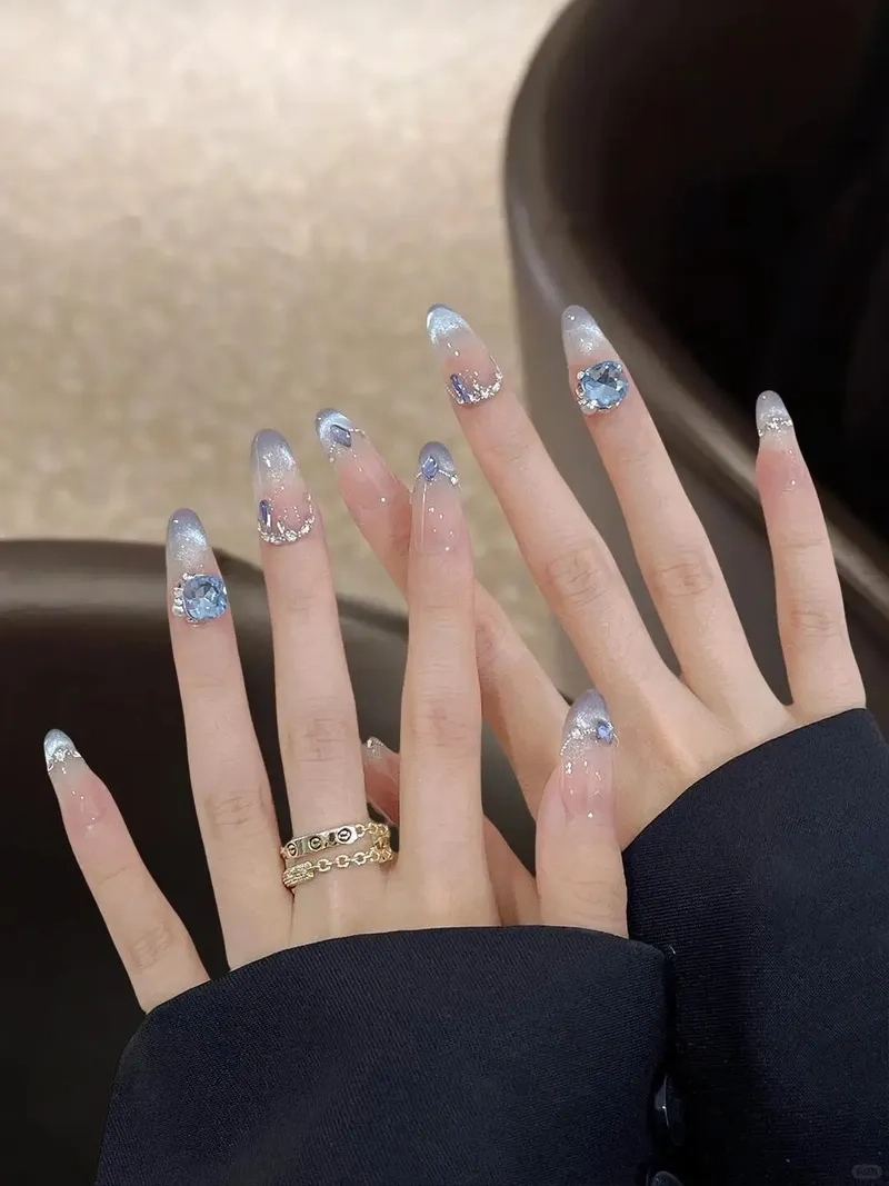 Chọn ngay cho mình kiểu mẫu nail tròn chuẩn trend năm nay