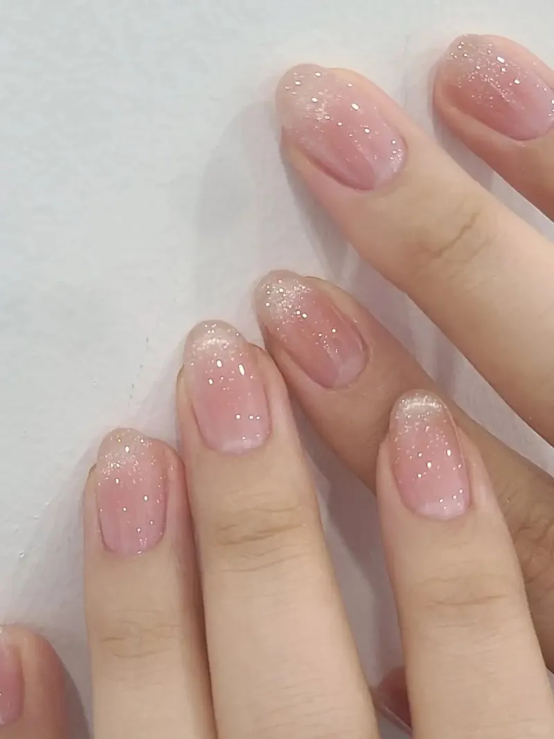 Vẻ đẹp ngọt ngào từ mẫu móng tay tròn nhọn cho phái đẹp