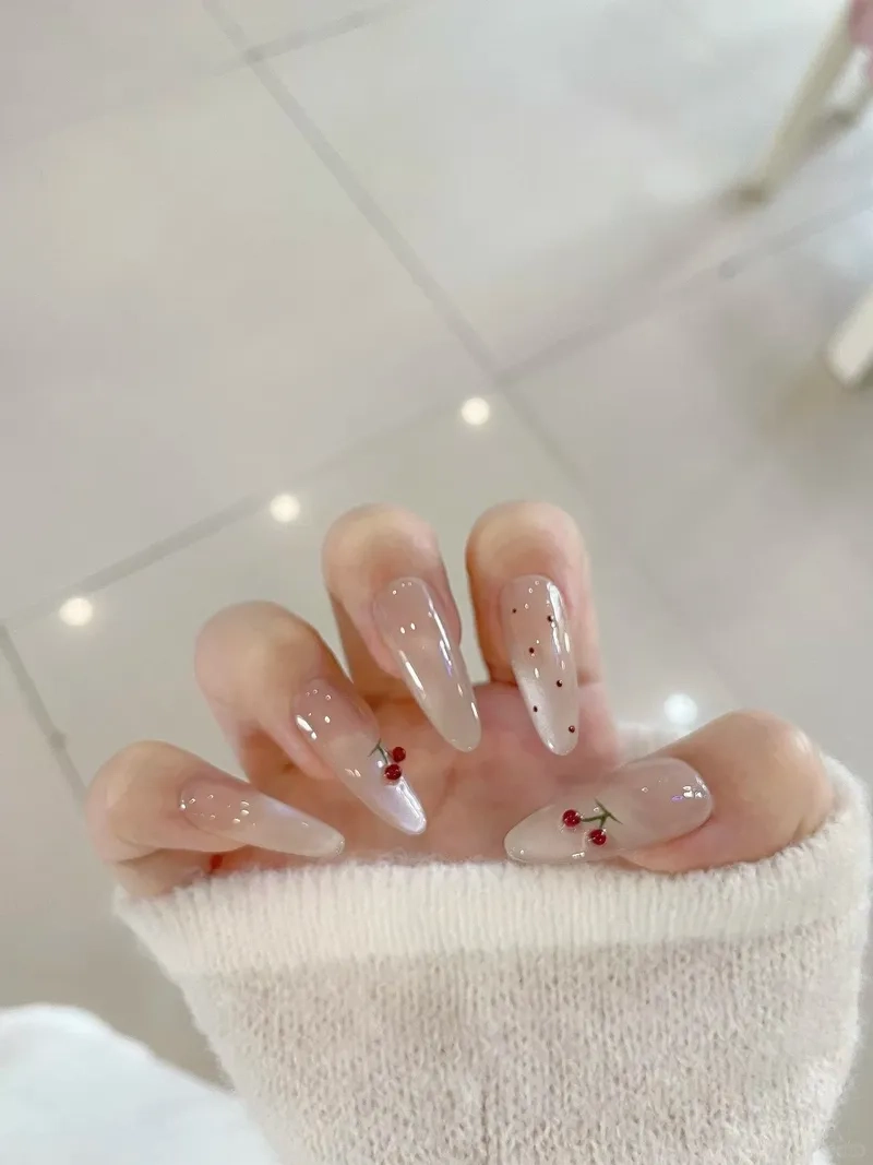 Phong cách thời thượng pha trộn trong mẫu nail nhọn tròn