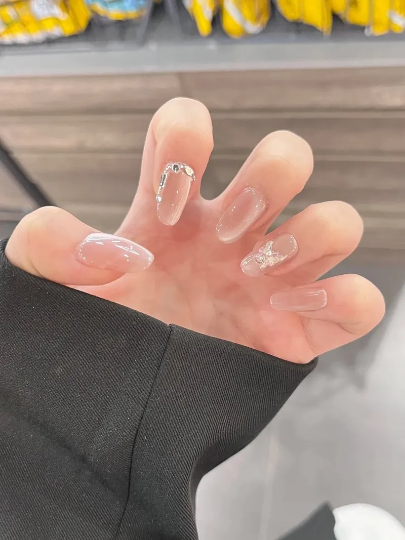 Tỏa sáng với các thiết kế mới lạ của mẫu nail nhọn tròn đẹp