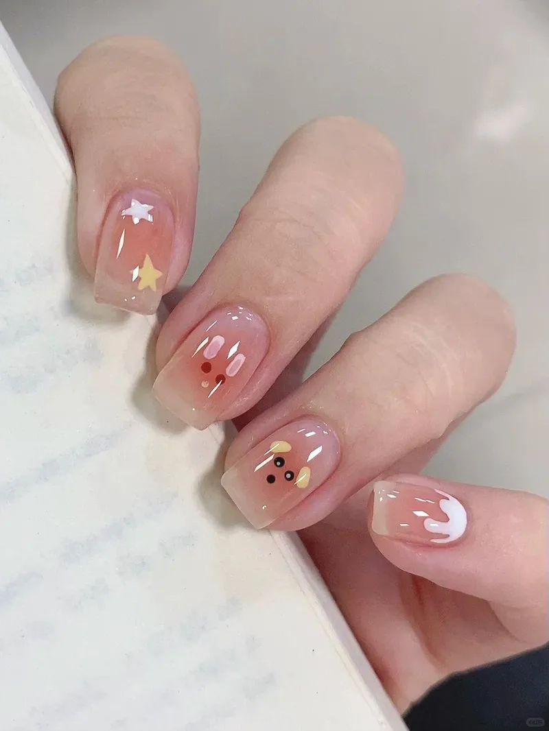 Tỏa sáng cùng những thiết kế nổi bật của kiểu móng vuông đẹp đầy phong cách