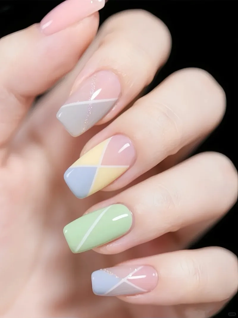 Kiểu dáng phù hợp với mọi bàn tay từ móng vuông ngắn đáng yêu đến cá tính