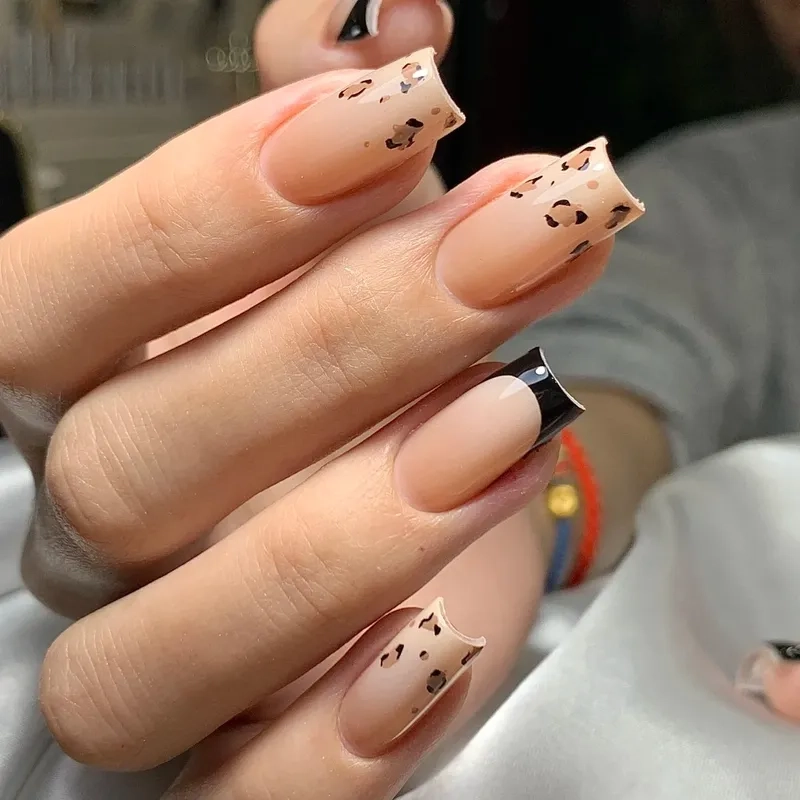 Cùng khám phá các mẫu móng vuông ngắn đẹp cho cô nàng năng động