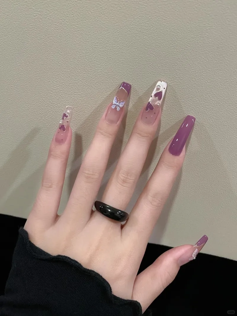 Móng tay màu tím hot trend gây sốt giới làm đẹp hiện nay