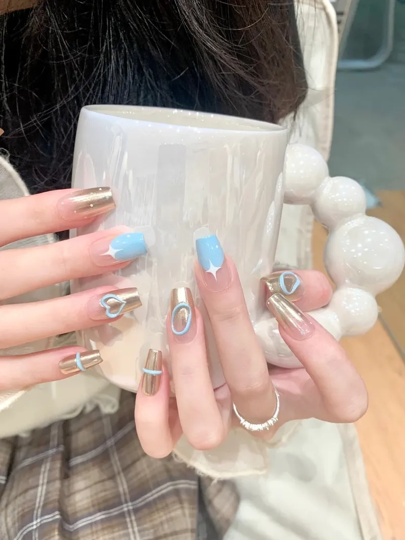 Thử ngay phong cách mới với mẫu nail tráng gương ngọc trai bắt mắt