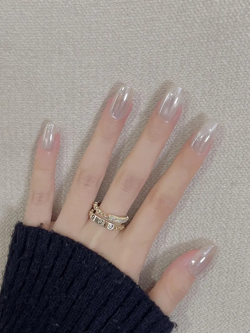 Sáng tạo không giới hạn cùng làm nail tráng gương đẹp